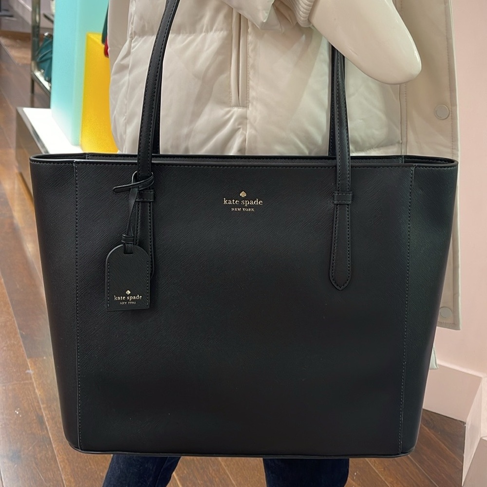 Kate Spade Schuyler Medium Tote
COLOR:
Black
NWT - Picture 10 of 16